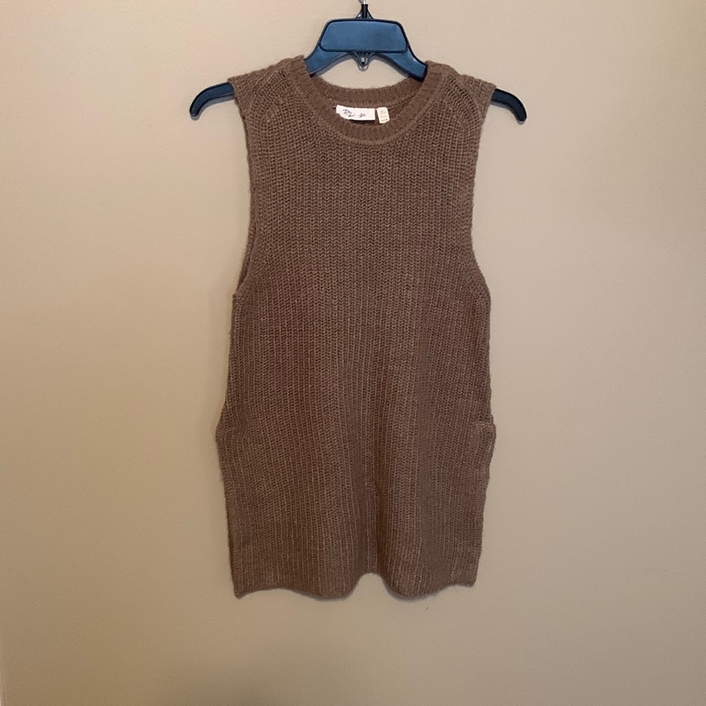 Brown Sweater vest with side slits